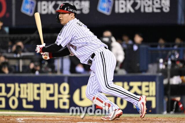 '6kg 감량' LG 역대 최초의 선수, 왜 사이판캠프 만족도 200%였을까…삼성 120억 캡틴과 우정 쌓다