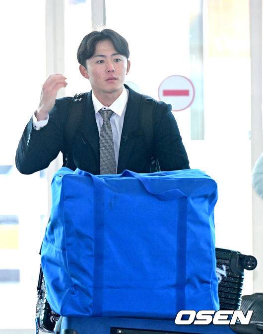 ‘와’ 삼성팬들 벌써 줄섰다, 亞쿼터로 日꽃미남 데려오다니…158km 만찢남의 약속 ”많은 돈에 걸맞은 활약하겠다“