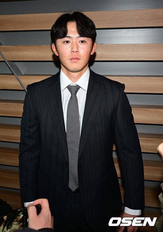 ‘와’ 삼성팬들 벌써 줄섰다, 亞쿼터로 日꽃미남 데려오다니…158km 만찢남의 약속 ”많은 돈에 걸맞은 활약하겠다“