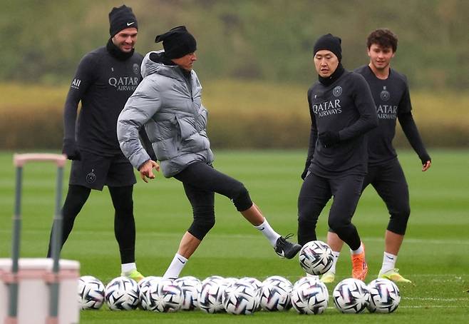 주전으로 쓰지도 않을 거면서…엔리케 결국 이강인 안 놔준다, PSG 오히려 재계약 추진 이래서 ‘파리 지옥’