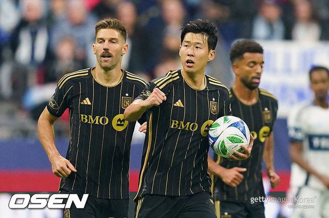 '190억 제안 거절 뒤폭풍' 부앙가, 손흥민 대신 메시?... 부앙가 재계약 전선 이상 기류