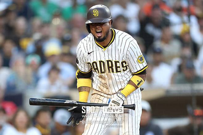 고우석 포함 4대1 초대형 트레이드 주인공이 어쩌다…ML 3년 연속 타격왕과 아무도 FA 계약을 안한다