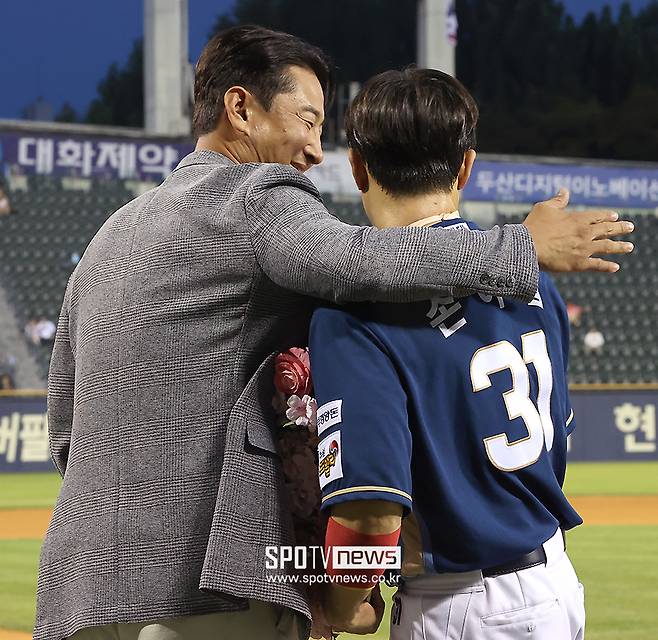박용택도 40세에 25억 계약했는데…역대 1위 손아섭은 FA 찬바람, 이래서 인생은 타이밍이다