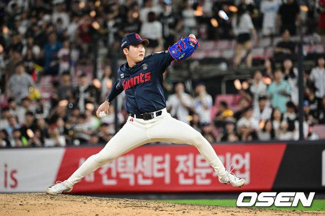 필승조 2명 없이 캠프 출발이라니…'2년 15억→1년 7억' 롯데는 홍건희에 관심이 없었을까