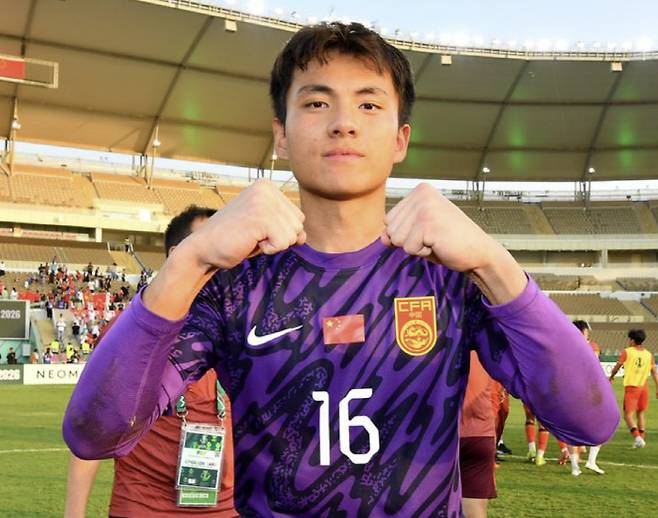 韓 상대 2-0 완승한 우즈벡 격파, 베트남도 3-0 완파→