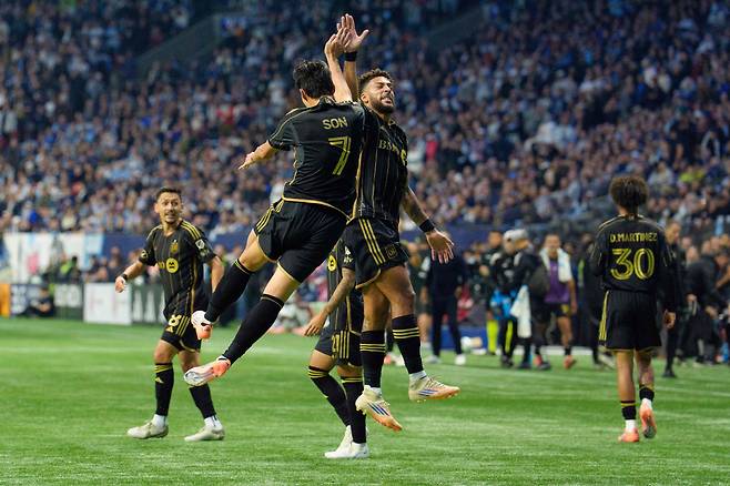 '손흥민 버리고 메시한테 간다고?' AS만 받고 뒤통수 때린 SON 파트너, 이적 무산에 공개 불만→흥부듀오 붕괴 '위기'