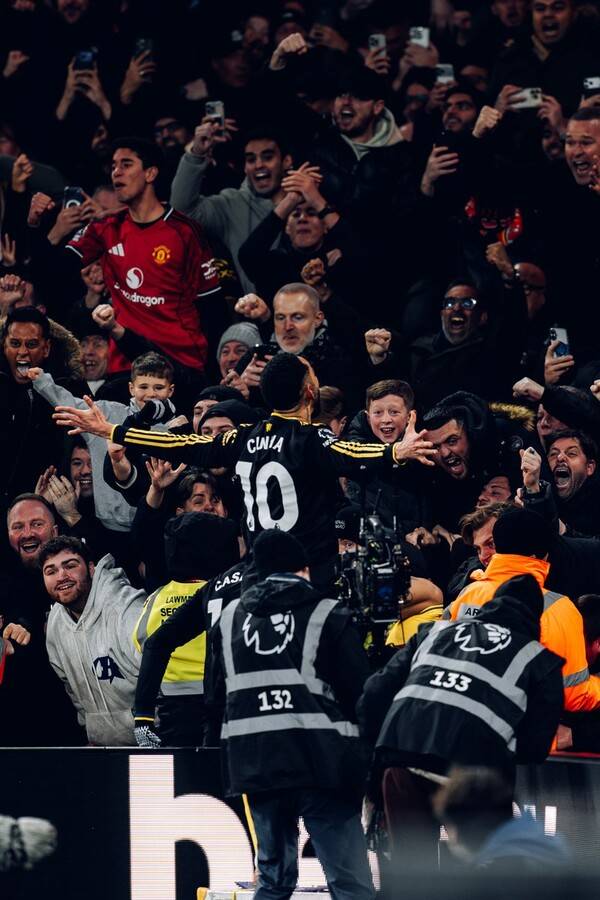 감독 하나 바꿨을 뿐인데...'캐릭 효과' 확 달라진 맨유, 아스널 원정 역전쇼 '2연승'