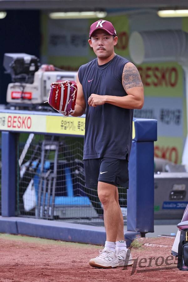 '역대 최초 2100-400' 대기록 눈앞인데,