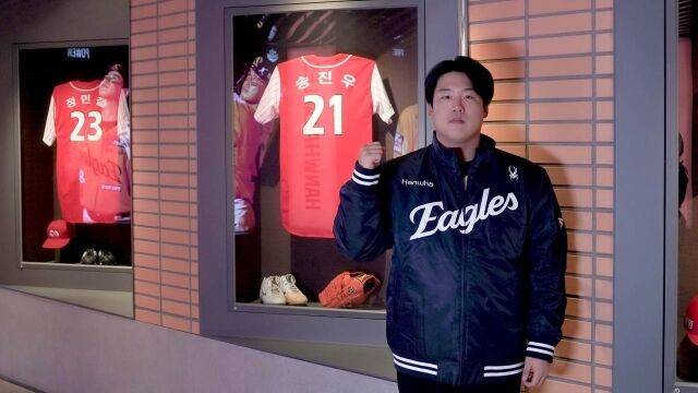 '한화 팬들 관심 집중' 100억 포수 강백호는 볼 수 없나…김경문 직접 답했다