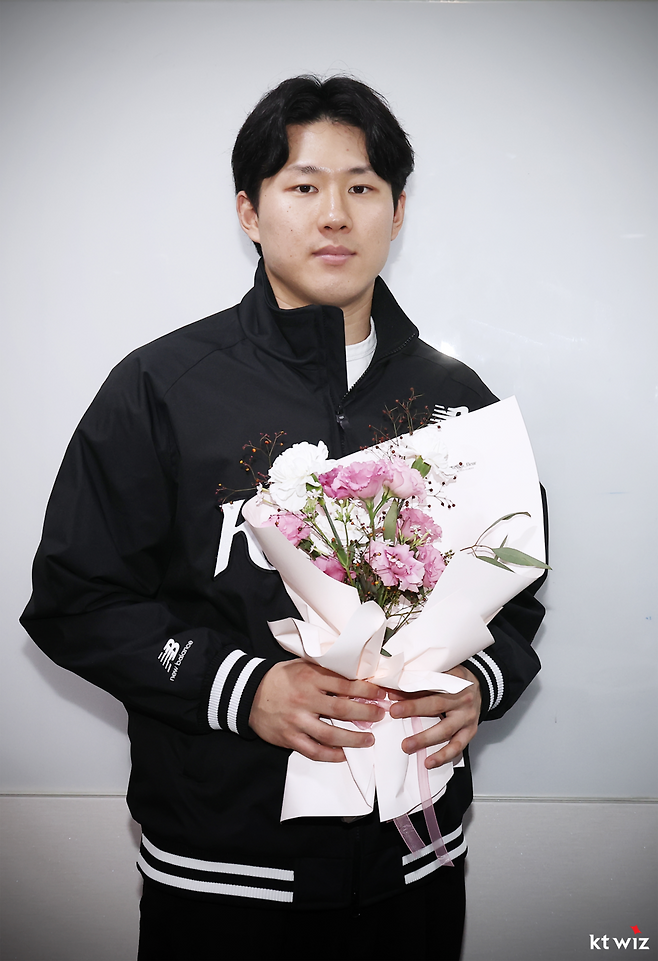 손아섭처럼 트레이드→FA 됐는데…20대 후배는 부진해도 48억 대박, C등급 38세 검객은 소식이 없다