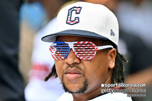 '50세까지 매년 145억' 노후 걱정은 없겠네...13년 '원클럽맨' 은퇴해도 돈 나오는 파격 계약 체결