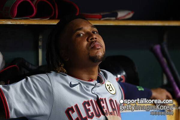 '50세까지 매년 145억' 노후 걱정은 없겠네...13년 '원클럽맨' 은퇴해도 돈 나오는 파격 계약 체결