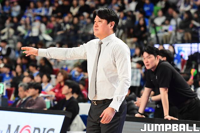 “마음 놓고 하라 했더니 진짜 마음 놓고 하더라” 후반전 깨어난 강성욱, 문경은 감독의 뼈있는 농담