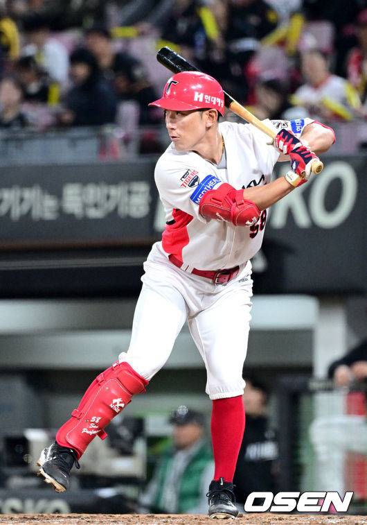 3년 전에 거절하고 KIA 갔는데, 마지막 기회 받았다. 서건창 “그 때는 가족과 함께하고 싶었다, 더욱 감사한 마음”