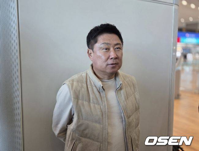 “돌아가면서 난리야” 정철원 사생활 논란에 김태형의 쓴웃음 “다독거려 줘야지” [오!쎈 인천공항]