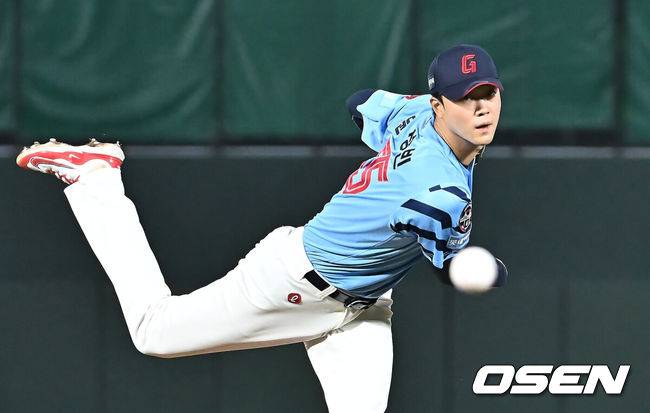 필승조 3명이 불안하다...'최저 연봉 탈출' 160km 대기만성 10년차, 필승조 안착은 이제 희망사항이 아니다