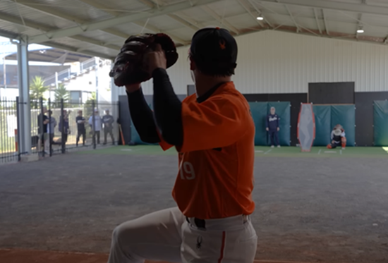 '엄상백 긴장해야겠네, 양상문 코치도 놀랐다!'…왕옌청, 첫 불펜 피칭부터 '80구 투혼'→한국어로