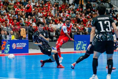 신태용 깜짝 방문도 소용없었다! 한국, 인도네시아 원정서 0-5 참패…'인니 에이스' 이크발 멀티골 원맨쇼