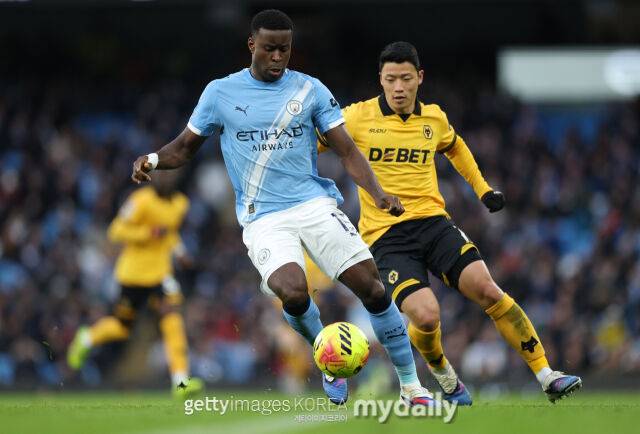 맨시티 데뷔전에서 황희찬 완벽 봉쇄, 올해 첫 무실점 극찬…프리미어리그 주간 베스트11 선정