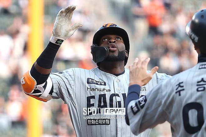 사구 하나에 날아간 前 한화 선수의 꿈? 결국 MLB 복귀 실패… 한국서 꼬인 양키스 최고 유망주