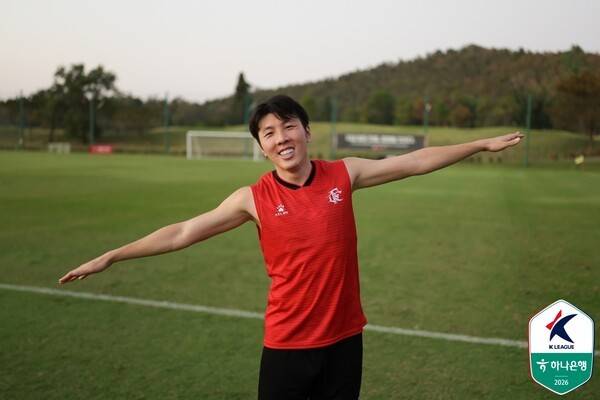 [오피셜] 대박! 신태용 감독 子 신재원...역사상 첫 1부 승격, 부천FC1995 중심으로 '입성 첫 시즌 만에 부주장 중책'