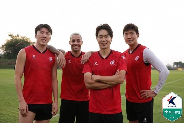 [오피셜] 대박! 신태용 감독 子 신재원...역사상 첫 1부 승격, 부천FC1995 중심으로 '입성 첫 시즌 만에 부주장 중책'