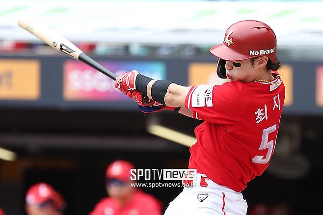 중견수 FA 최대어? 단지 오늘을 사는 악바리만 있을 뿐… 돈보다 더 먼저인 게 있다