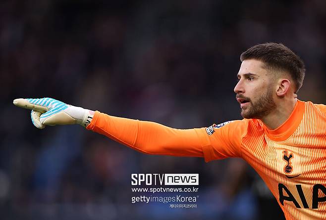 '골골골골골골골골' 토트넘에서 나가, 선방 없는 골키퍼 바꾼다…'클린시트 7' 올해 미친 GK 영입 시도