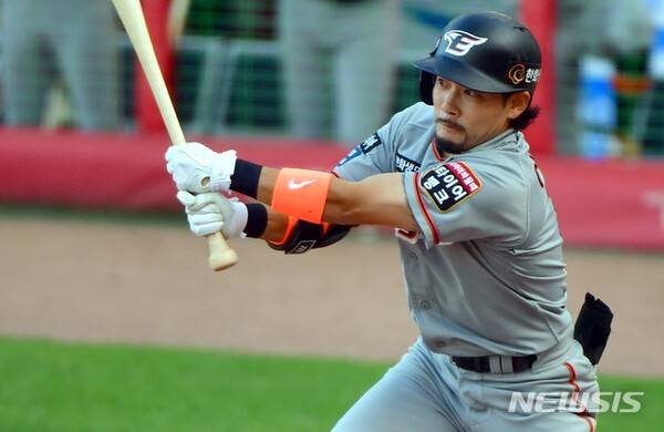 '방출' 이용규 1억·'미아 신세' 하주석 9천, 그러면 손아섭은? 칼자루는 구단이 쥐었다, 얼마 받아야 할까