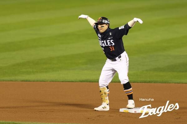 '방출' 이용규 1억·'미아 신세' 하주석 9천, 그러면 손아섭은? 칼자루는 구단이 쥐었다, 얼마 받아야 할까