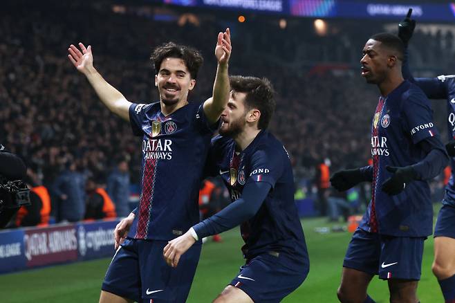 ‘LEE 결장+뎀벨레 PK 실축’ PSG, UCL 16강 직행 실패…뉴캐슬과 무승부