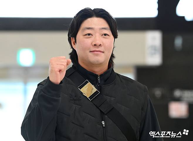 'FA 미아' 손아섭 자리 아직 남아있다…'보상선수 지명' 한화의 선택은 외야수 아닌 투수였다