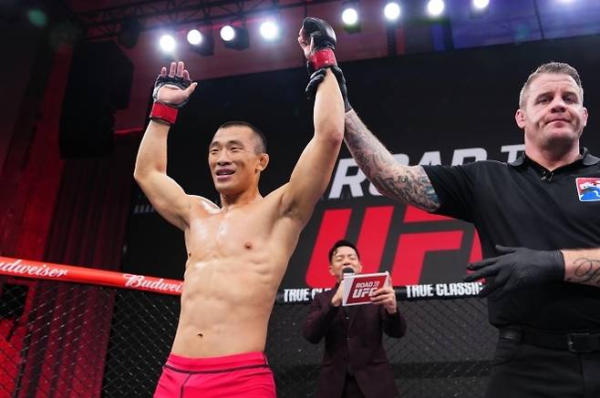 ‘스턴건’ 김동현 제자 ‘프로그맨’ 김상욱, UFC 계약 놓고 피할 수 없는 한판···“이를 갈고 준비했다”