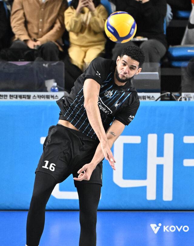 '김연경 넘었다' 30대 중반인데 아직도 韓 폭격하다니…명장 어떻게 바라볼까