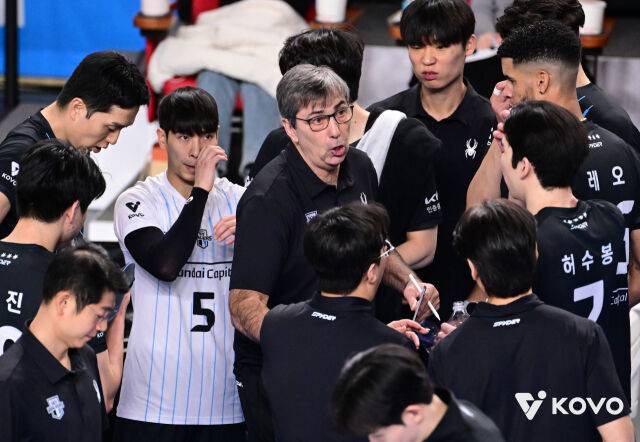 '김연경 넘었다' 30대 중반인데 아직도 韓 폭격하다니…명장 어떻게 바라볼까