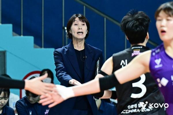 '6연승 실패' 흥국생명 요시하라 감독