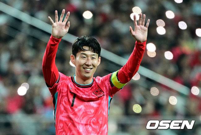 “한국축구 손흥민 은퇴하면 끝이다!” 日대표팀, 아시아베스트11에 무려 5명 배출