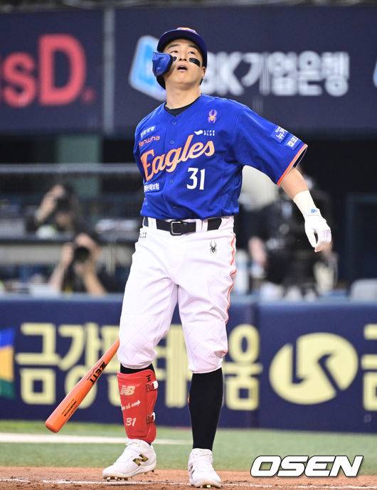 ‘FA 미아’ 손아섭, 한화 극적 잔류 시나리오 생존! 김범수 보상선수=투수에 안도, 외야수 자리 아직 남았다