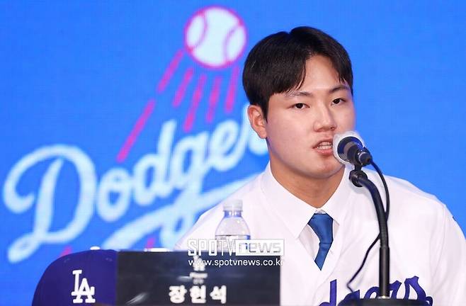 야마모토는 왜 이렇게 한국인을 좋아하나…다저스 159km 유망주 직접 챙긴 따뜻한 선배