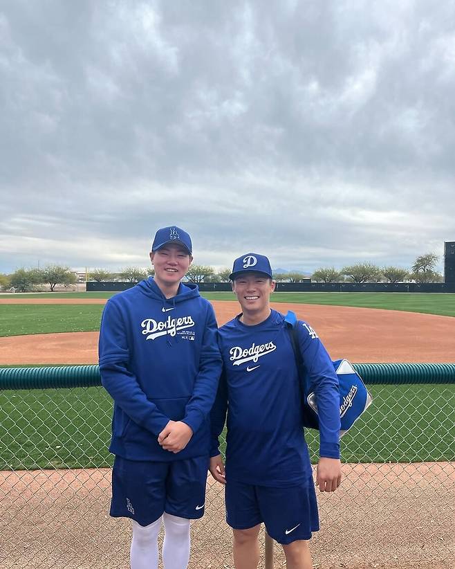 야마모토는 왜 이렇게 한국인을 좋아하나…다저스 159km 유망주 직접 챙긴 따뜻한 선배