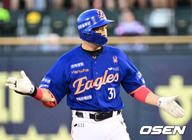 KIA가 얼마나 잘 묶었길래, 한화는 외야수 아닌 투수 유망주 선택…손아섭 기다림의 나날도 끝날까