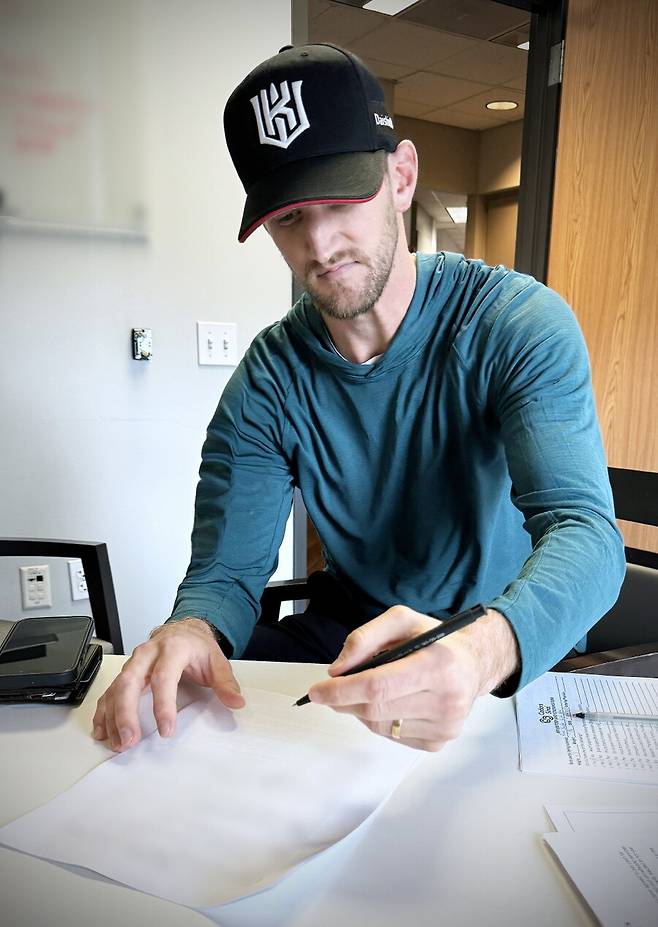 FA 10억 포수, 벌써 외인 투수 극찬받았다…두 뉴페이스의 찰떡 호흡, 마법사 군단은 설렌다