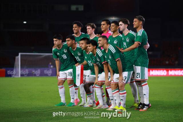 '키도 작고 축구도 못한다'…월드컵 본선 상대, 멕시코에서 거센 비판