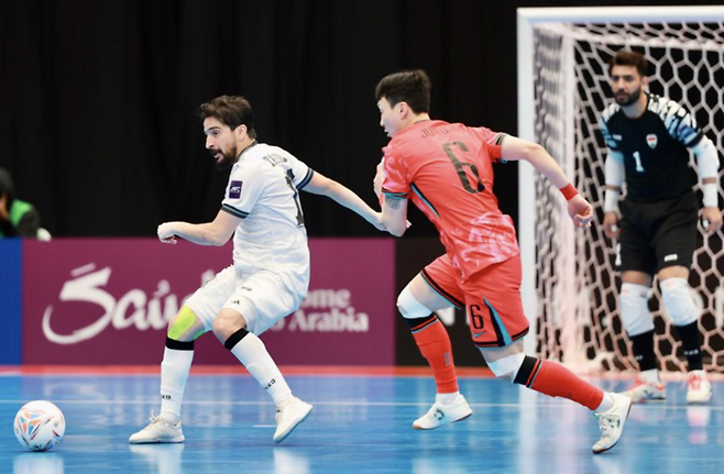 '韓 축구 또 졌다' 병오년 무려 5패...이민성호 3패+풋살 아시안컵 이라크에 2-3 패→인도네시아전 이어 2연패 '조기 탈락 확정'