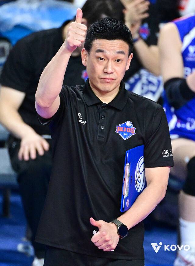 'IBK 얼마나 기다렸나' 드디어 도로공사 악몽 떨쳤다, 상대전 패패패패패패패 탈출→3위 맹추격…빅토리아 34점 대폭발 [MD화성]