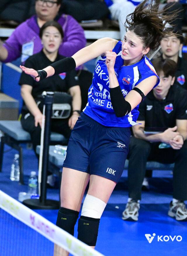 'IBK 얼마나 기다렸나' 드디어 도로공사 악몽 떨쳤다, 상대전 패패패패패패패 탈출→3위 맹추격…빅토리아 34점 대폭발 [MD화성]