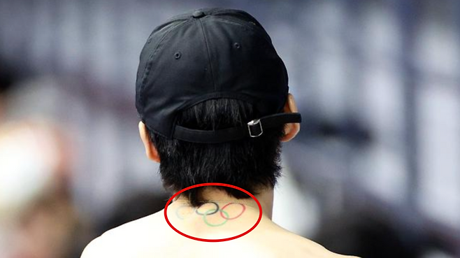 '한국 버리고 중국 귀화' 린샤오쥔, 문신까지 새겼다...8년 만에 올림픽 복귀→목에 '오륜기' 문신