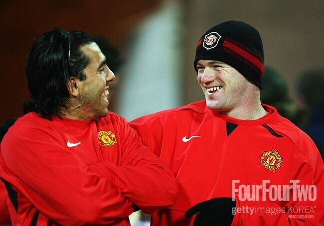 “신발끈도 안 묶고 나왔다”… 에브라가 폭로한 ‘맨유 훈련장 최악의 선수’ 정체는?