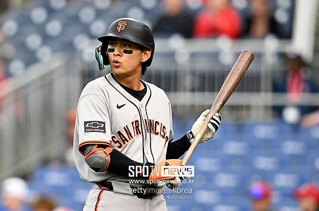 “이정후, 우익수로 가라” SF 잔인한 공식 통보했다… “이정후 수비 나빴다” 결국 중견수 잃었다