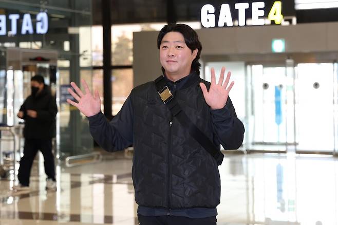 ‘KIA맨’ 김범수, 처음 보는 후배에게